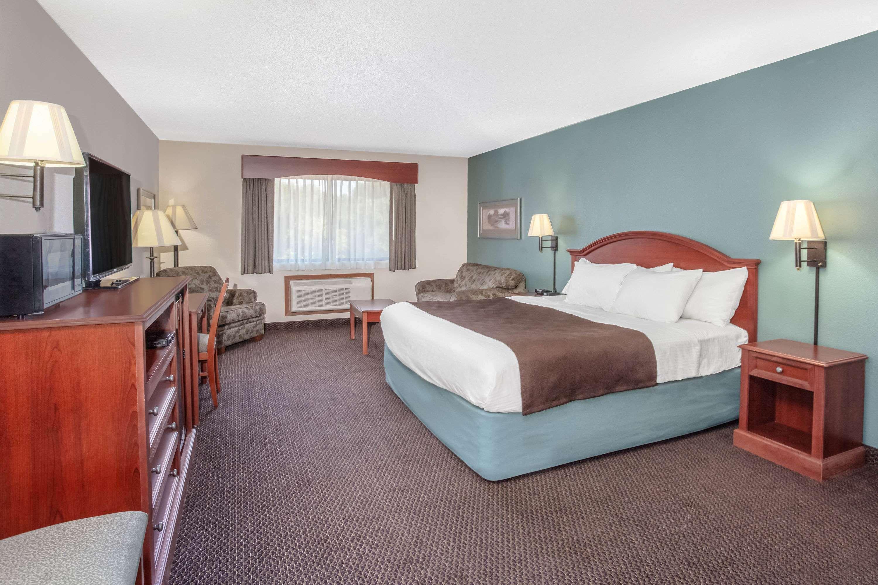 Americinn By Wyndham St. Peter Екстер'єр фото