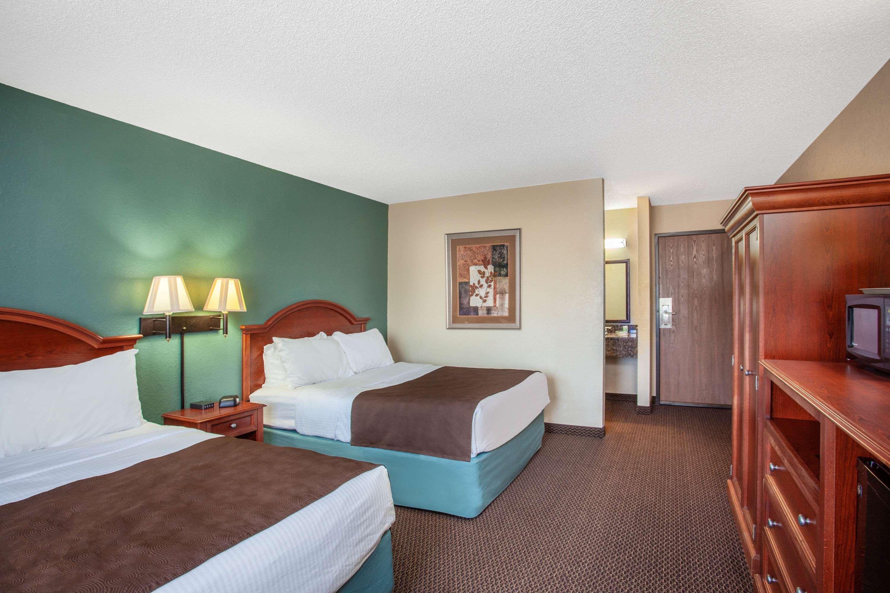 Americinn By Wyndham St. Peter Екстер'єр фото